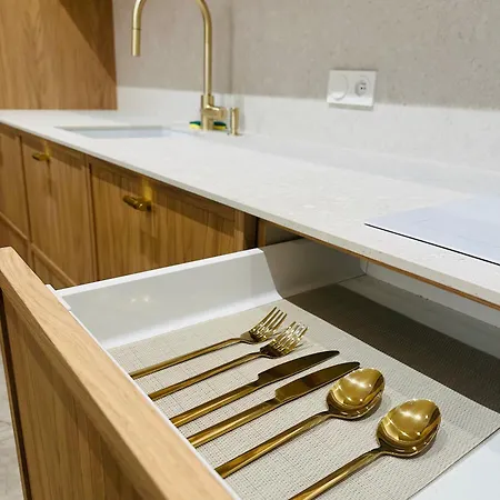 Penthouse Brabank Japandi Luxury Sauna, Fitness & Parking By Grandview