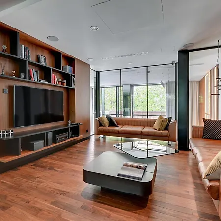 Penthouse Brabank Japandi Luxury Sauna, Fitness & Parking By Grandview Apartment *