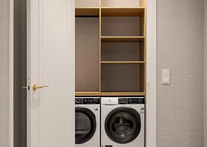 Penthouse Brabank Japandi Luxury Sauna, Fitness & Parking By Grandview Apartmán *