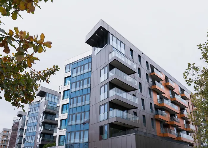 Penthouse Brabank Japandi Luxury Sauna, Fitness & Parking By Grandview Apartmán