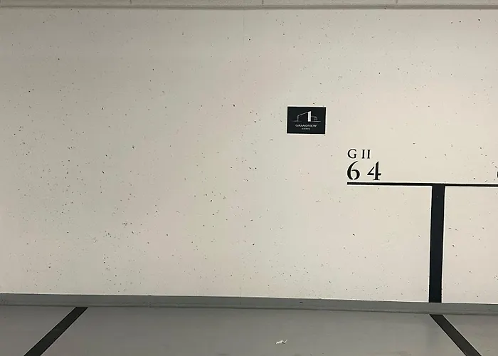 Penthouse Brabank Japandi Luxury Sauna, Fitness & Parking By Grandview Apartmán *